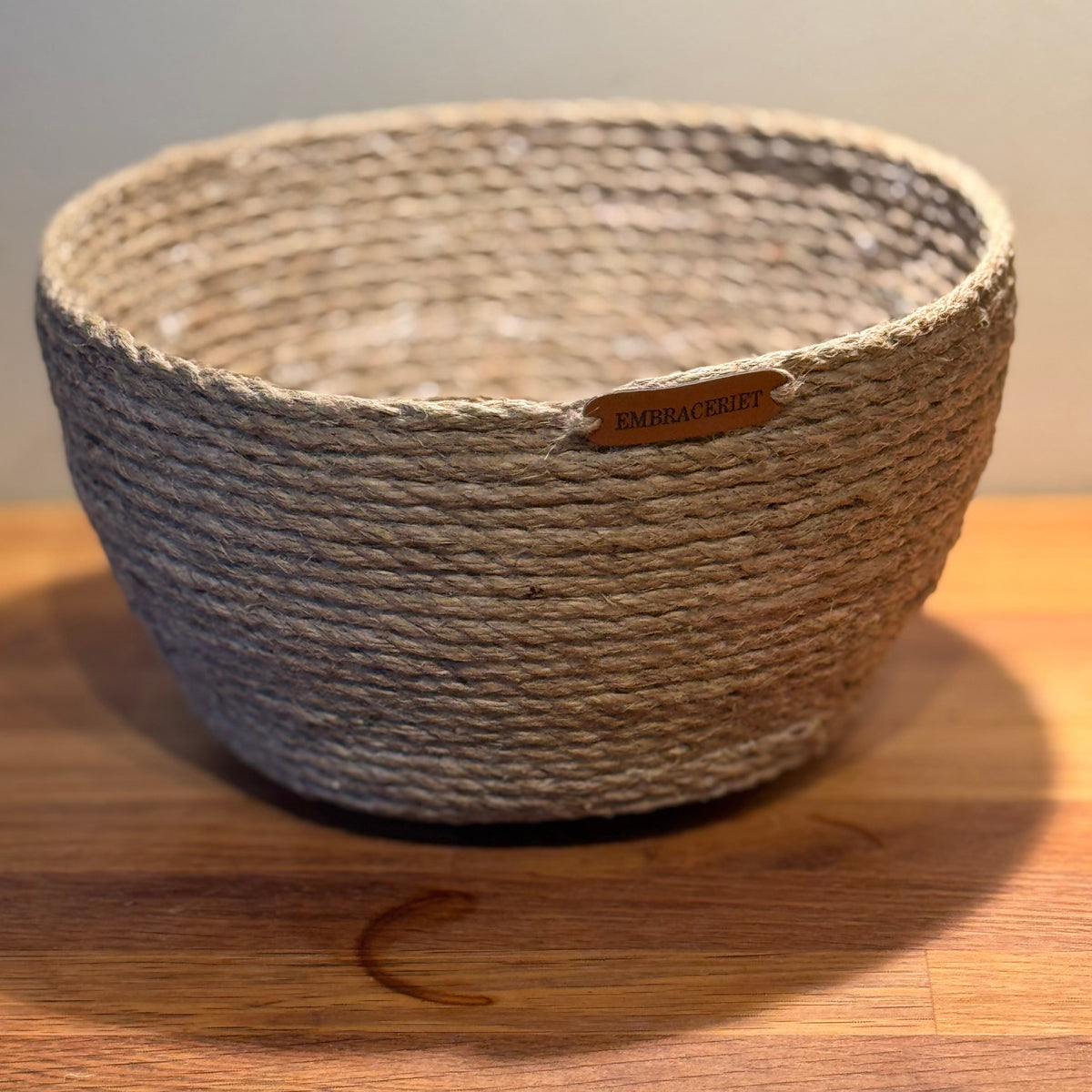 Håndlaget Jutebolle / Brødkurv – Smussavvisende (22 cm)